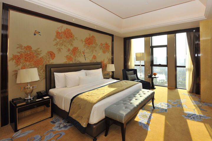 Room 12 of 42