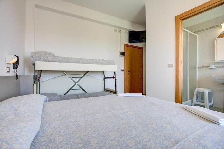 Room 7 of 43