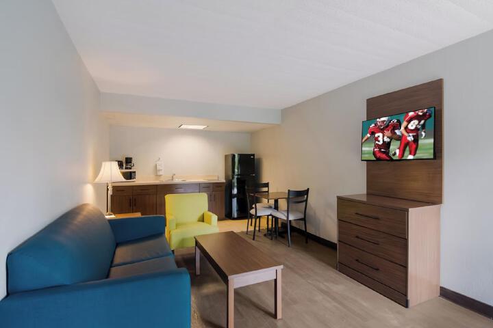 Suite 2 Queen Beds (3 of 21)
