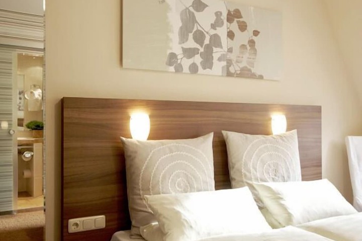 Room 35 of 47
