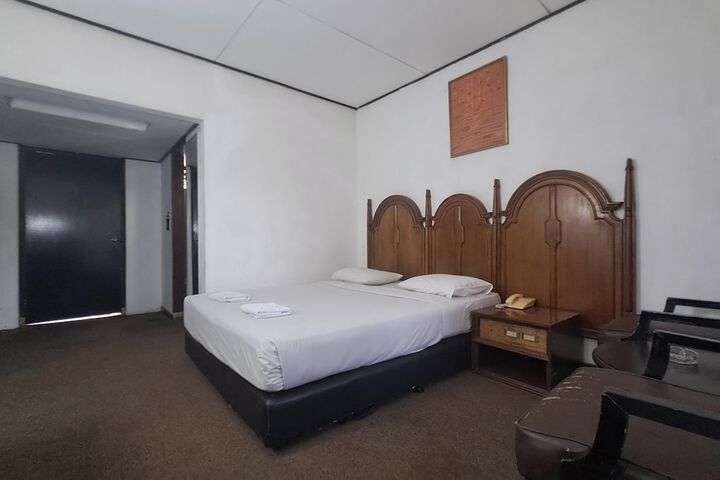 Room 11 of 79
