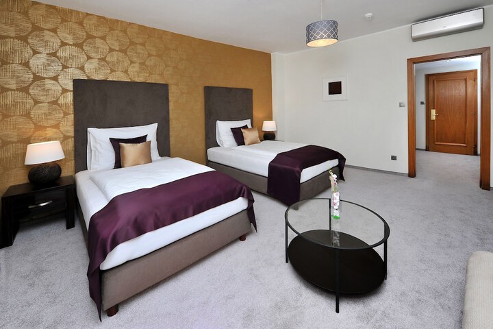 Room 14 of 38