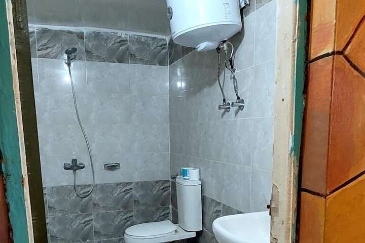 Room 15 of 33