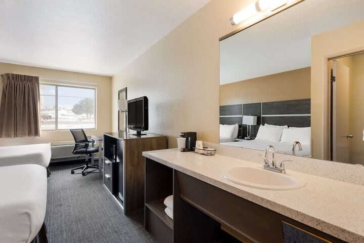 Room 5 of 27