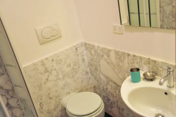 Room 15 of 110