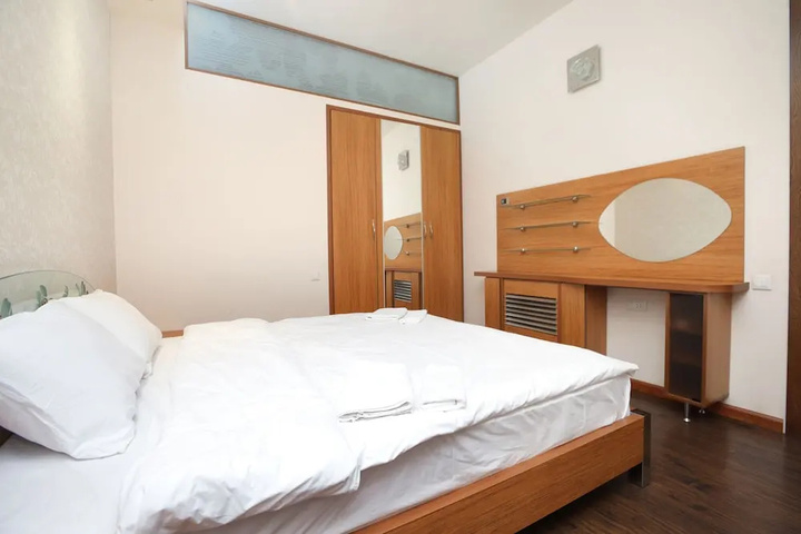 Room 5 of 15