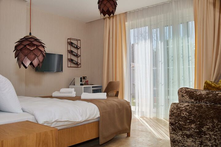 Room 8 of 39