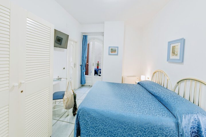 Room 7 of 89