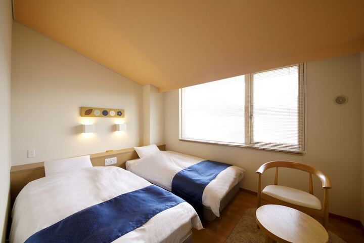 Room 7 of 35