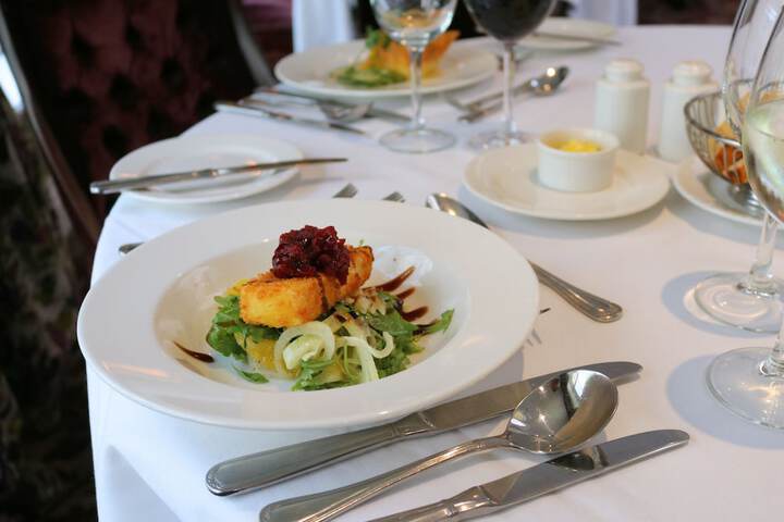 Dining 40 of 57