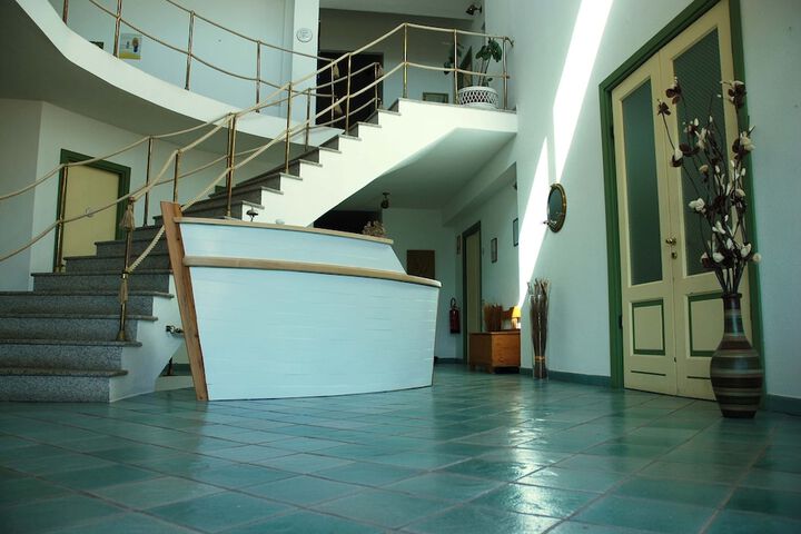 Hotel 2 of 59