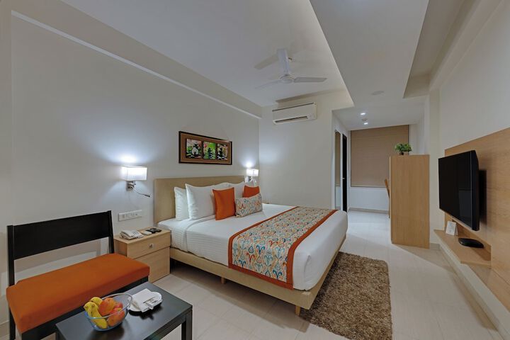 Room 3 of 20