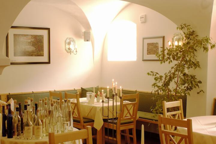 Dining 17 of 24