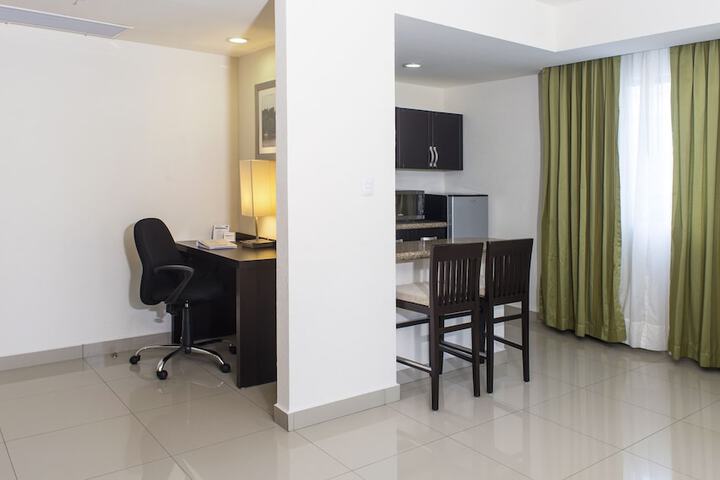 Room 3 of 107