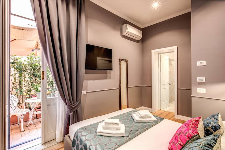 Room 8 of 115