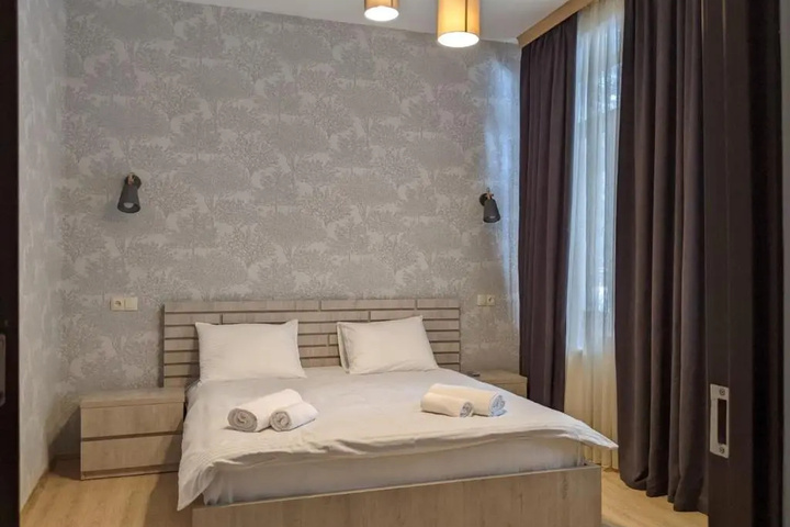 Room 4 of 10