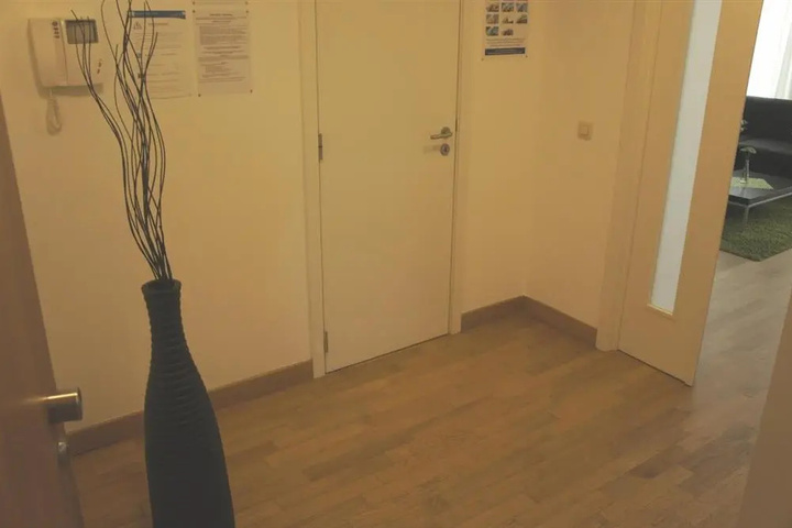 Room 9 of 11