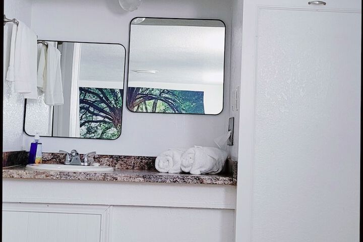 Room 16 of 22