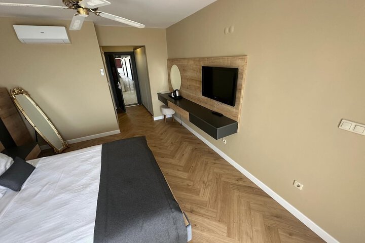 Room 14 of 48