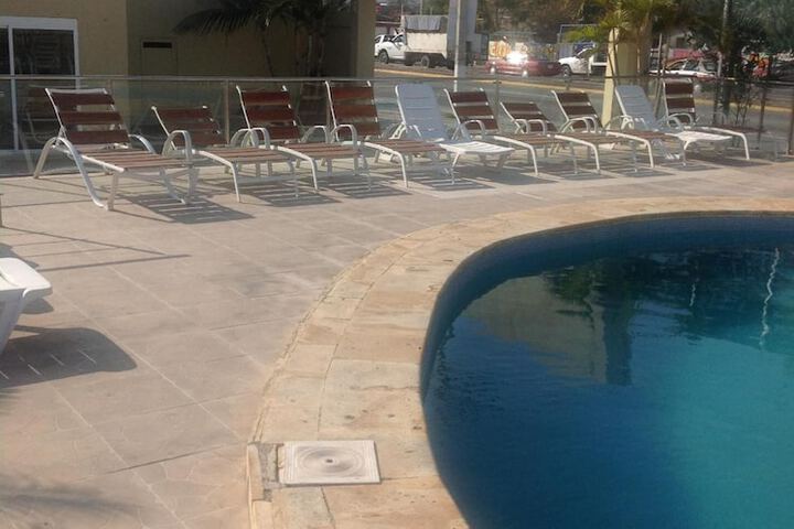 Hotel Pool