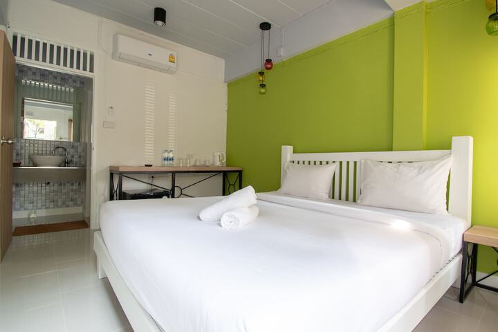Room 3 of 34