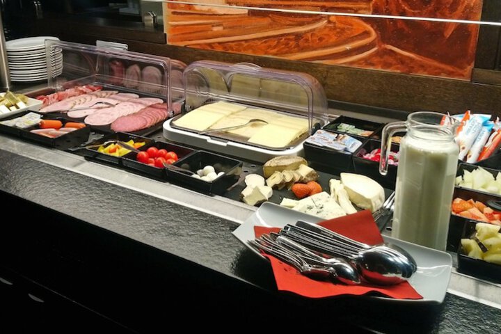 Dining 57 of 63