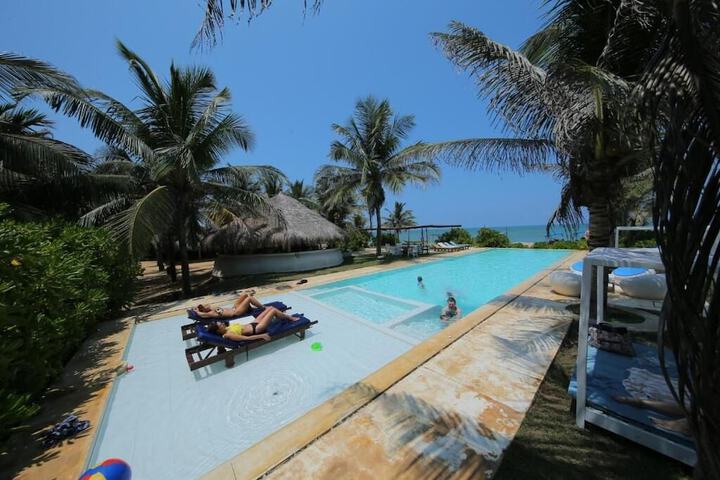 Pool 42 of 87