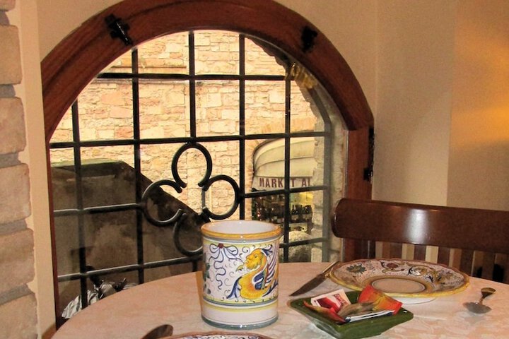 Dining 47 of 100
