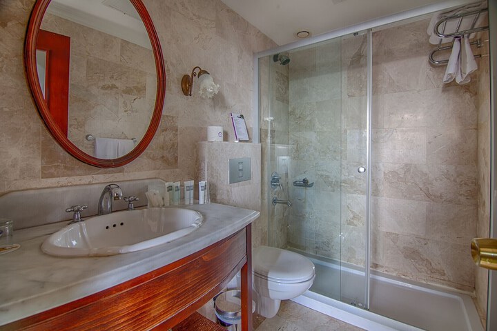 Clean Restrooms