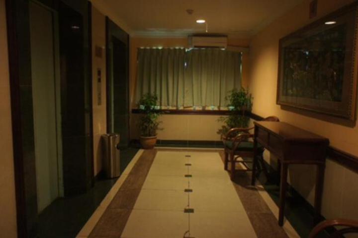 Hotel Entry