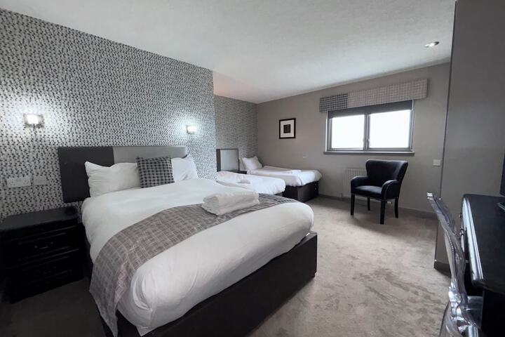 Room 48 of 106