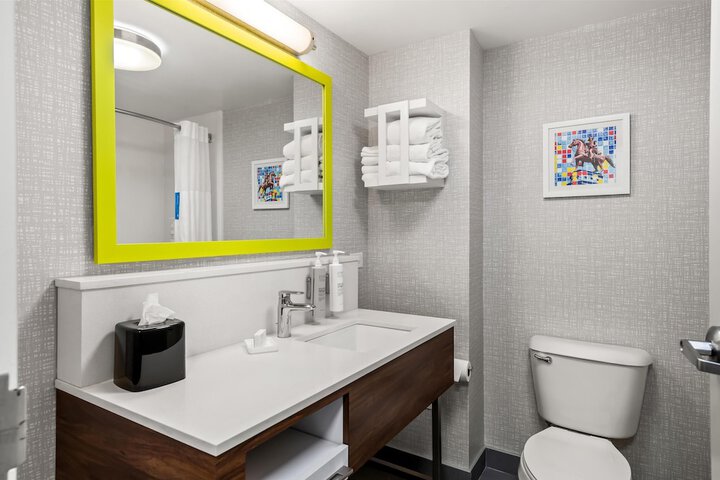 Room 25 of 42