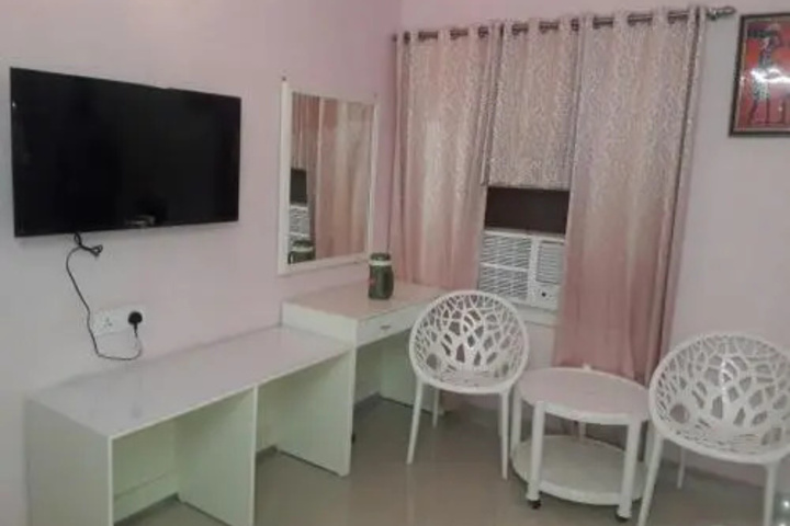 Room 3 of 13