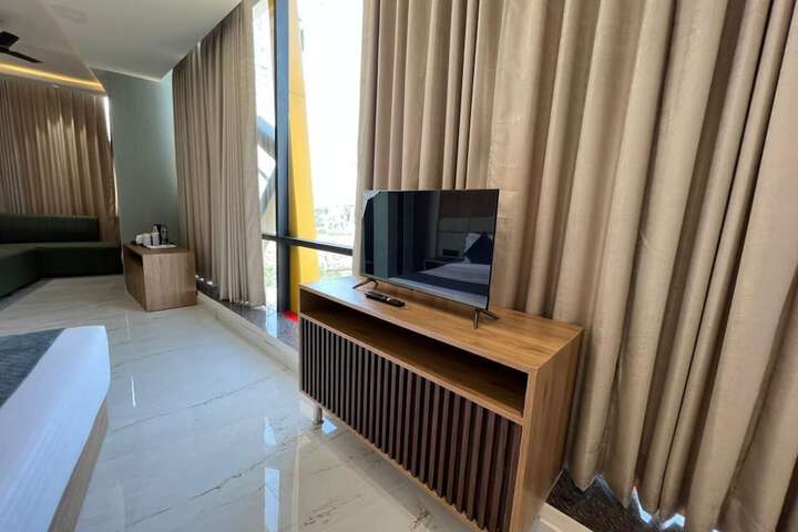 Room 8 of 20