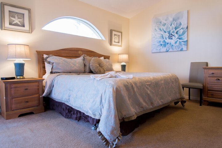 Room 2 of 17