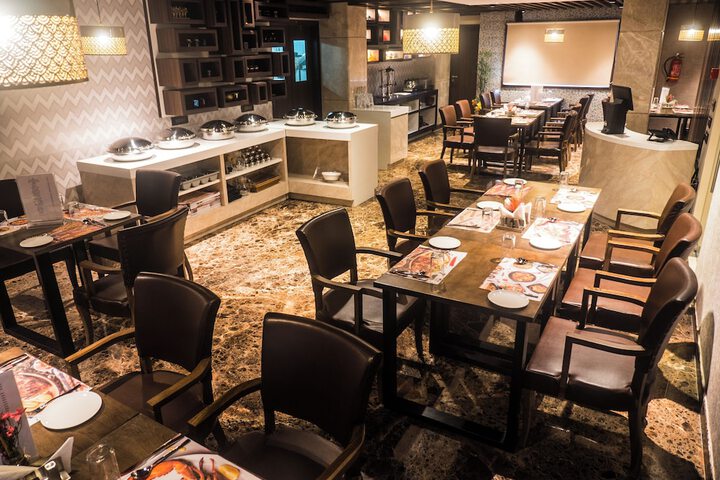 Dining 36 of 43