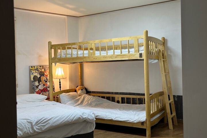 Room 5 of 31