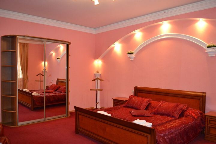 Room 19 of 37