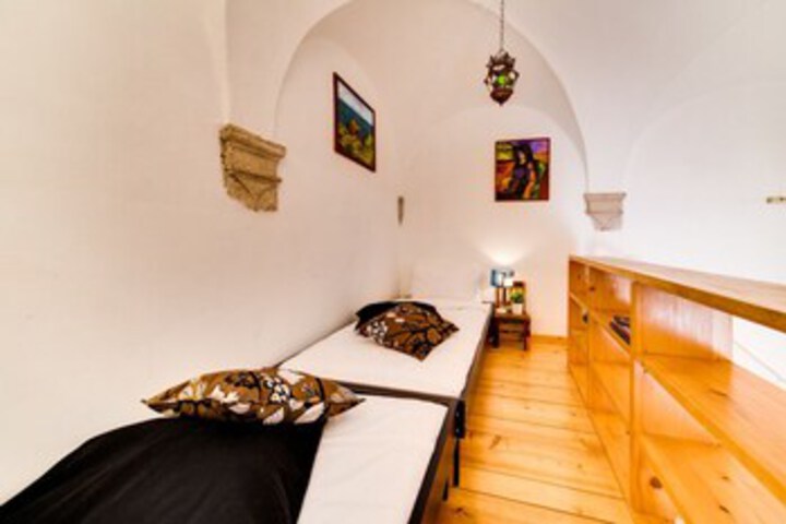 Room 8 of 24