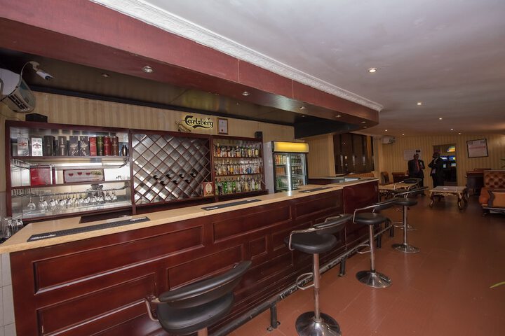 Lounge 56 of 78