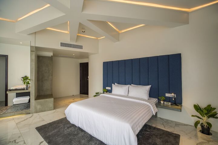 Room 27 of 123