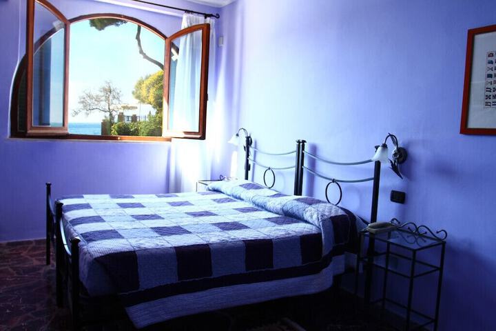 Room 5 of 41