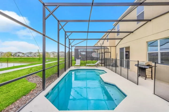 Pool 13 of 21