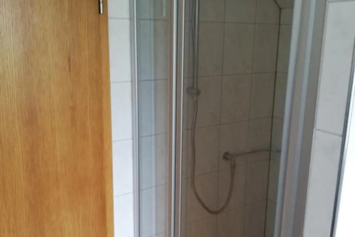 Room 7 of 11
