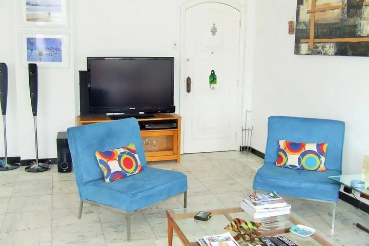 Room 9 of 15