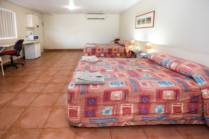 Room 4 of 32