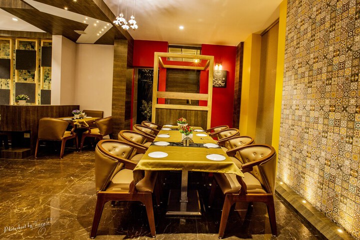 Dining 15 of 18