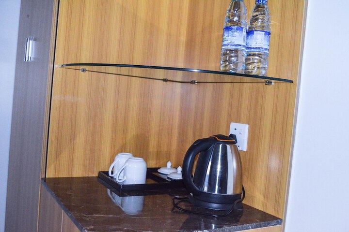 Breakfast/Coffee Service 12 of 20