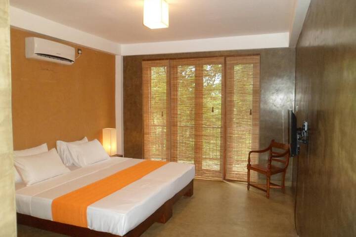 Room 6 of 45