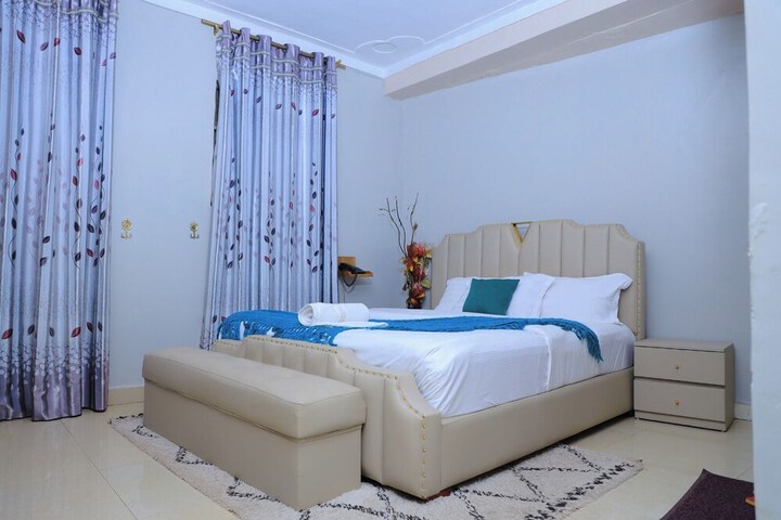 Room 3 of 23